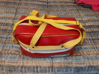 Borsone Di Michele rosso e giallo,  a tracolla