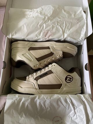 Globe Tilt Parchment