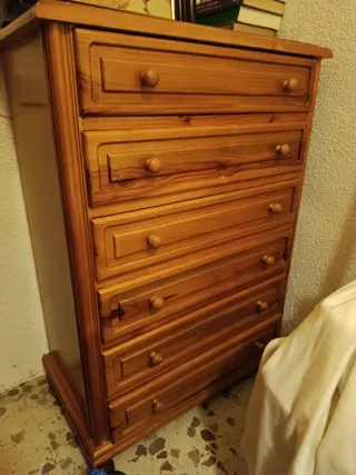 Mueble cajonero de madera