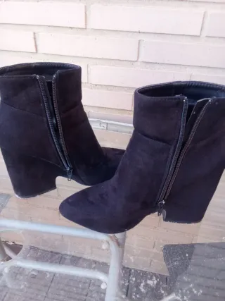 Botines imitación ante negras