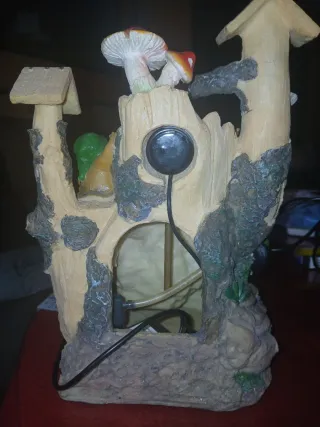 figura/fuente para jardín con luz