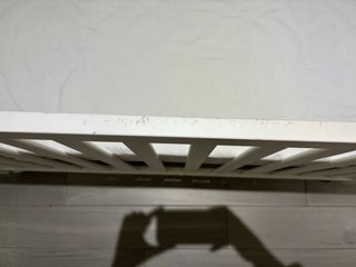 Cuna de bebé blanca con colchón