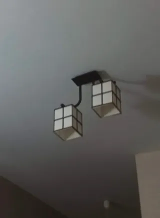 Lámpara de techo metálica beige y marrón