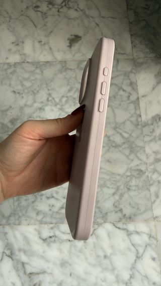 Funda iPhone 16 Pro Max Lila Goma.