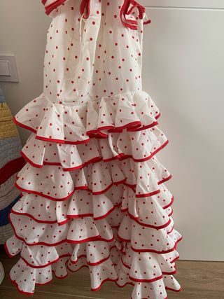 Traje Flamenca Blanco Lunares Rojos talla 6-8 años