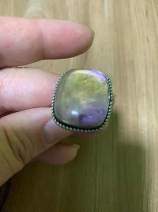 Anillo plateado de Ametrino