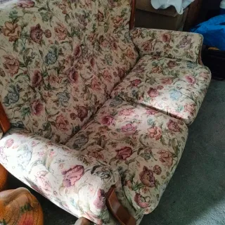 Sofá vintage 2 plazas floral  Posibilidad de trans
