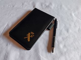 Libreta Guardia Civil con Emblema y Bolígrafo