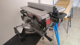 Sierra Ingletadora Profesional telescópica y mesa