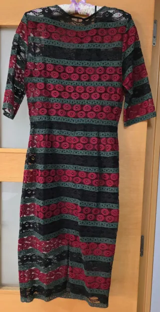Vestido fiesta encaje negro, verde y rojo