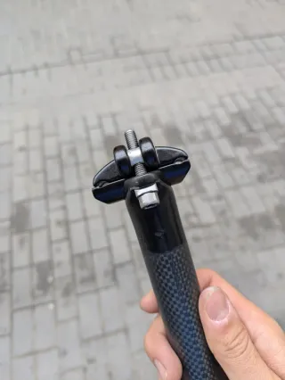 Tija de Carbono 26,8mm