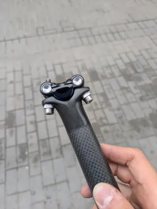 Tija de Carbono 26,8mm