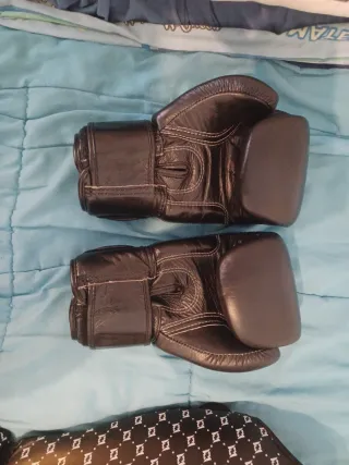 Guantes y espinilleras Fairtex negros