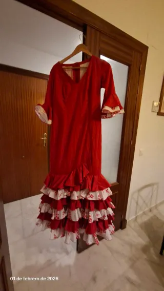 Traje de flamenca rojo y blanco