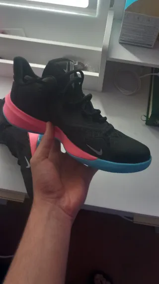 Zapatillas Nike Hypercourt deportivos sin usar