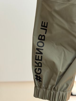 Moncler Grenoble Day-Namic Pantalones Verde Oliva