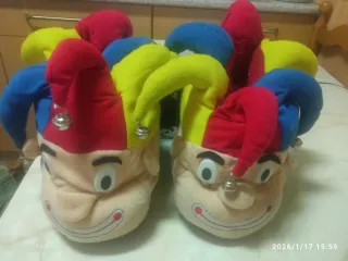 Zapatillas de casa divertidas con cascabeles