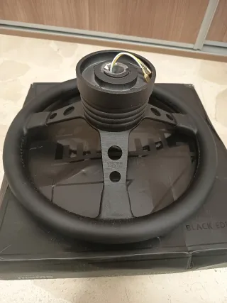 Volante Momo + Piña Adaptadora