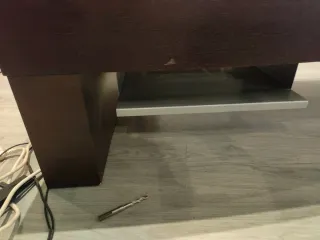 Mueble TV moderno marrón y blanco