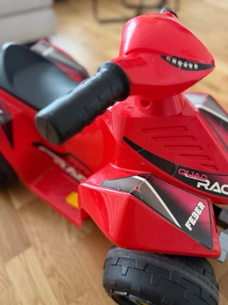Quad eléctrico infantil Feber