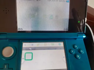 Nintendo 3DS Azul/Verde + Cargador y Lápiz