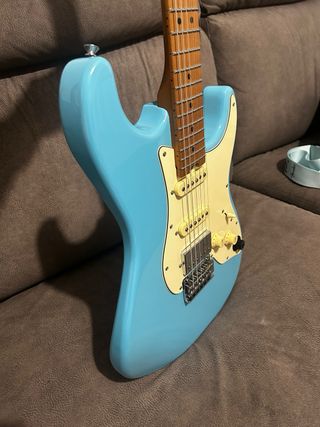 Guitarra Eléctrica Mooer GTRS S800 Azul