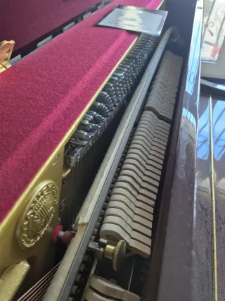 Piano de pared SAMICK JS-043D