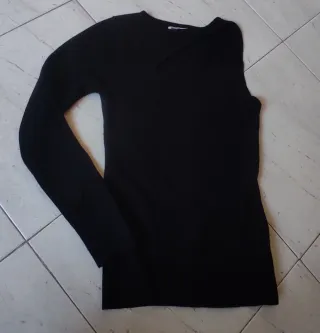 Blusa negra asimétrica manga larga s/m