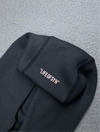 Sudadera Nike con capucha gris y negra