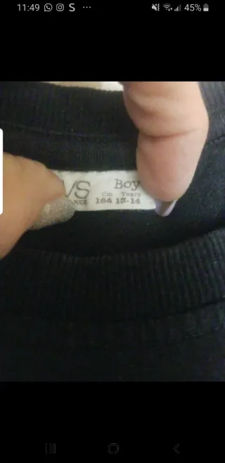 Maglietta nera con stampa galassia