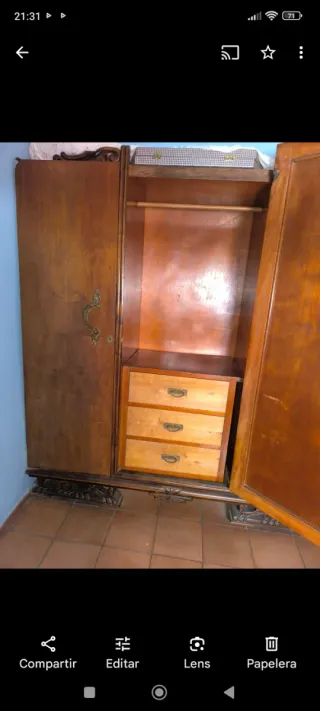 Armario antiguo madera con espejo