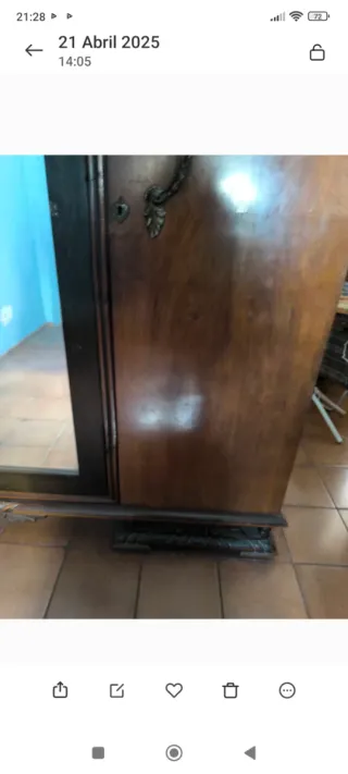 Armario antiguo madera con espejo