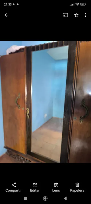 Armario antiguo madera con espejo