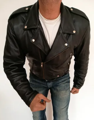 Chupa de cuero cruzada heavy rock L Medidas indica