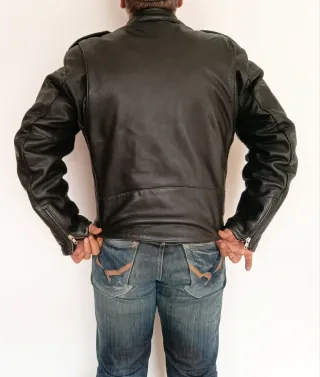 Chupa de cuero cruzada heavy rock L Medidas indica