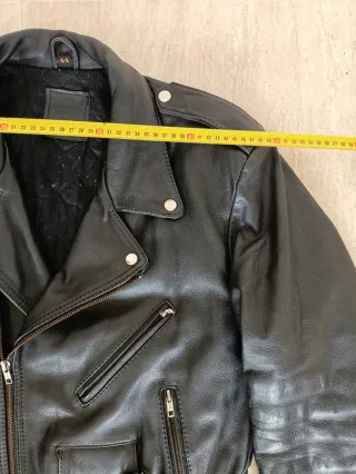 Chupa de cuero cruzada heavy rock L Medidas indica