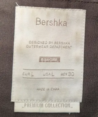 Chaqueta Bershka verde militar Talla L