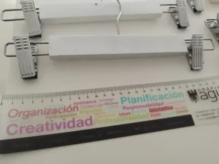 22 Perchas blancas madera para falda y pantalón