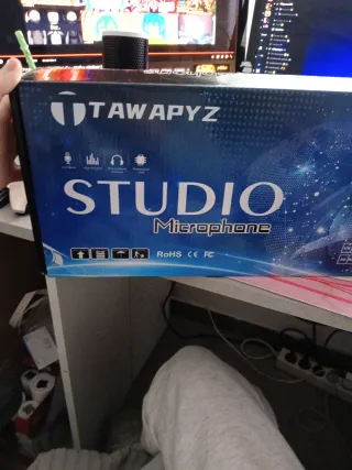 Micrófono con soporte para grabación