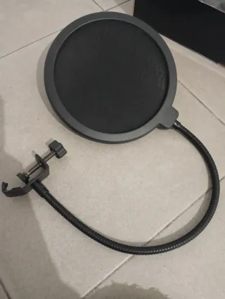 Micrófono con soporte para grabación