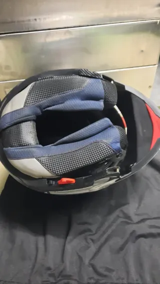 Casco de moto integral gris y verde