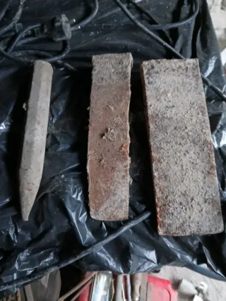Cuñas de hierro antiguas herramientas