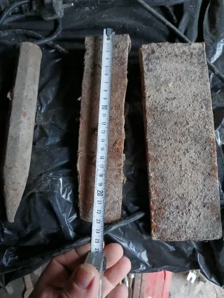 Cuñas de hierro antiguas herramientas