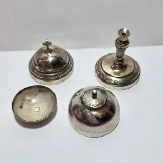 Antica pisside in metallo argentato e argento