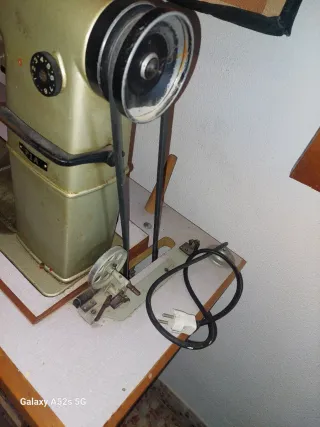 Máquina de repuntar Rmt P1A antigua