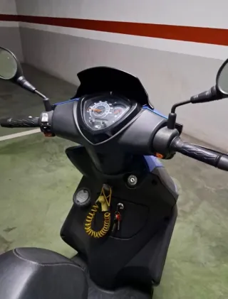 Moto Scooter Azul