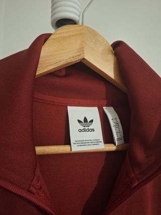 Chaqueta Adidas Granate con Rayas Blancas