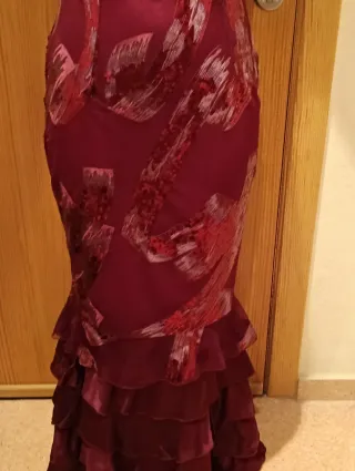 Vestido fiesta con brillos y volante