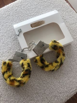 Esposas peluche leopardo con caja y llave