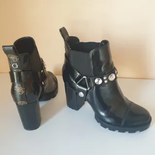 Botines Guess Negros Charol.